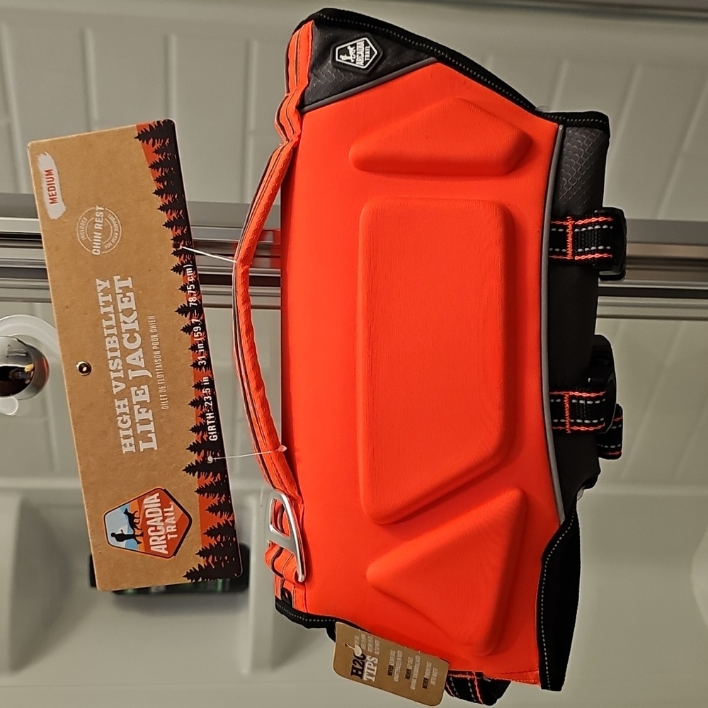 Arcadia Trail High Visibility Life Jacket For Dogs. New With Tags. Size Medium.